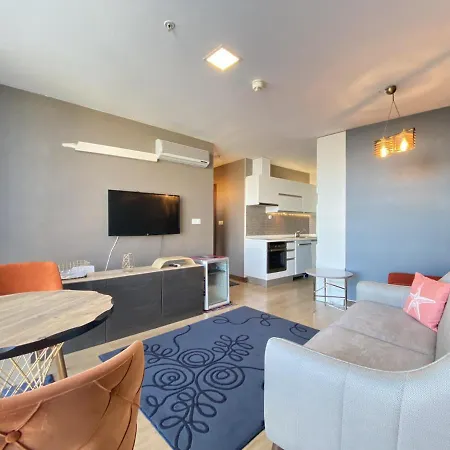 Sleek Flat In Atasehir * Istambul