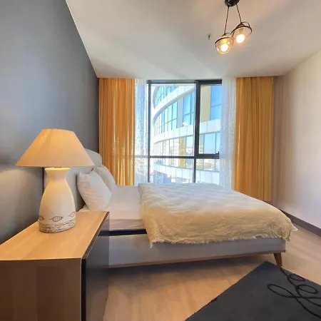 Sleek Flat In Atasehir